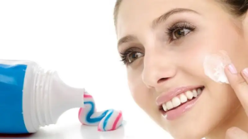 Trị mụn bằng kem đánh răng liệu có an toàn và hiệu quả?